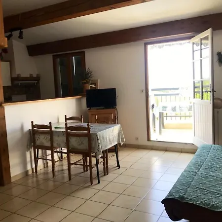 Charmante Location Avec Piscine Partagee A L'aven 60 M²tr