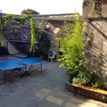 Holiday home Charmante Location Avec Piscine Partagee A L'aven 60 M²tr *