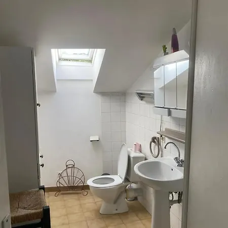 Holiday home Charmante Location Avec Piscine Partagee A L'aven 60 M²tr
